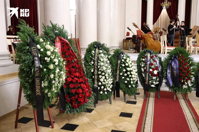 Юрия Темирканова похоронили на Комаровском кладбище под Санкт-Петербургом