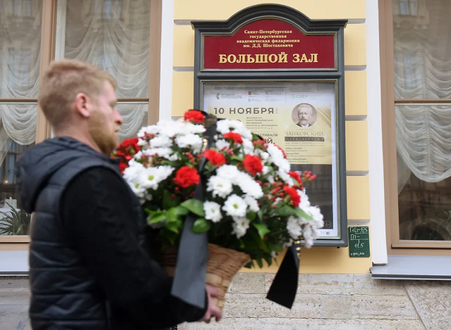Юрия Темирканова похоронили на Комаровском кладбище под Санкт-Петербургом